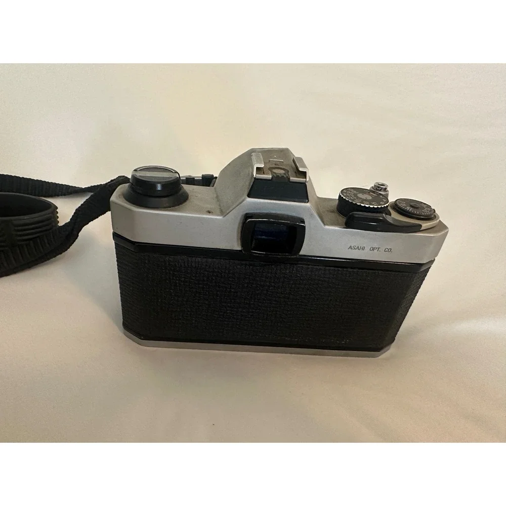 Asahi Pentax K1000 35mm SLR Film Camera with‎ SMC Pentax-M 50mm f2 Lens Silver